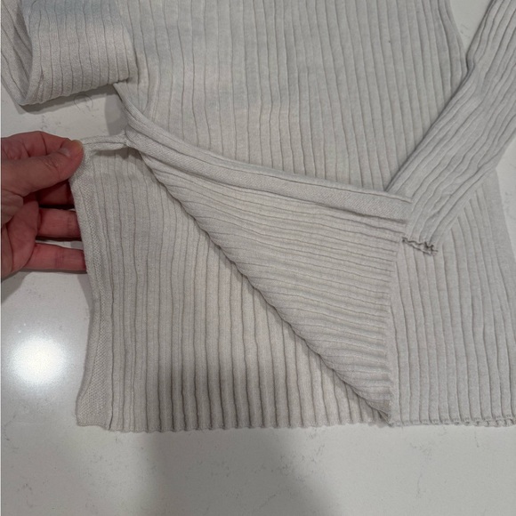 H&M Cream Ribbed Knit Top - Picture 2 of 3